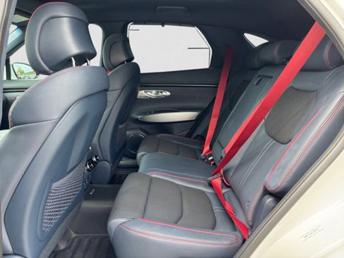 Used 2023 Genesis GV70 2.5T w/ Sport Prestige Package image 18