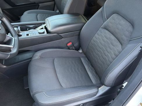 Used 2025 Nissan Pathfinder SV AWD/4WD image 31