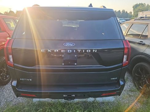 Used 2025 Ford Expedition Max Active AWD/4WD image 9