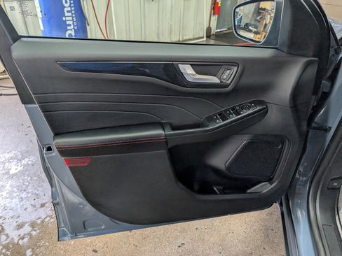 Used 2025 Ford Escape ST-Line w/ Tech Pack #1 AWD/4WD image 12