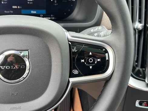 New 2026 Volvo XC90 T8 Ultra w/ Protection Package Premier AWD/4WD image 13