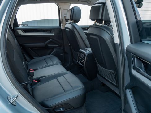 Certified 2024 Porsche Cayenne w/ Premium Package Plus (PFM) image 34