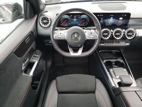 Used 2023 Mercedes-Benz GLB 250 4MATIC image 27