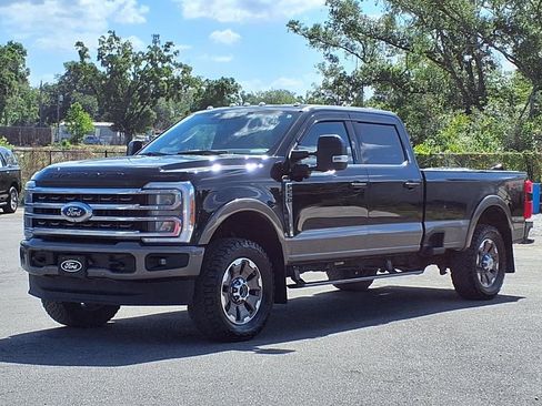 Used 2023 Ford F250 King Ranch w/ FX4 Off-Road Package AWD/4WD image 3