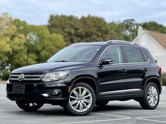 Used 2015 Volkswagen Tiguan SE image 1