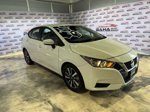 Used 2022 Nissan Versa SV FWD image 5