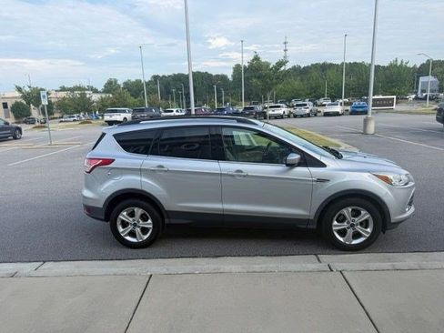 Used 2015 Ford Escape SE w/ Equipment Group 201A FWD image 5