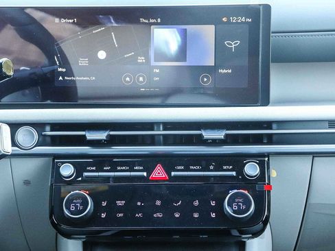 New 2025 Hyundai Tucson Limited image 16