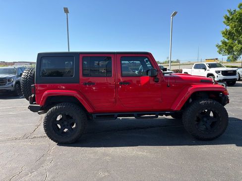 Used 2015 Jeep Wrangler Unlimited Sahara AWD/4WD image 4