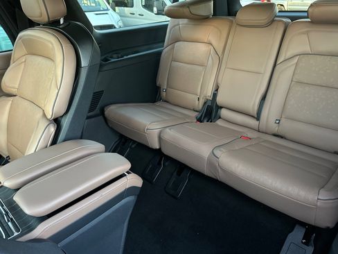 New 2025 Lincoln Navigator L Black Label image 15