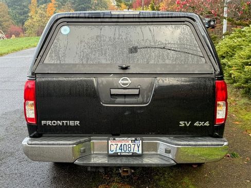 Used 2018 Nissan Frontier SV image 5