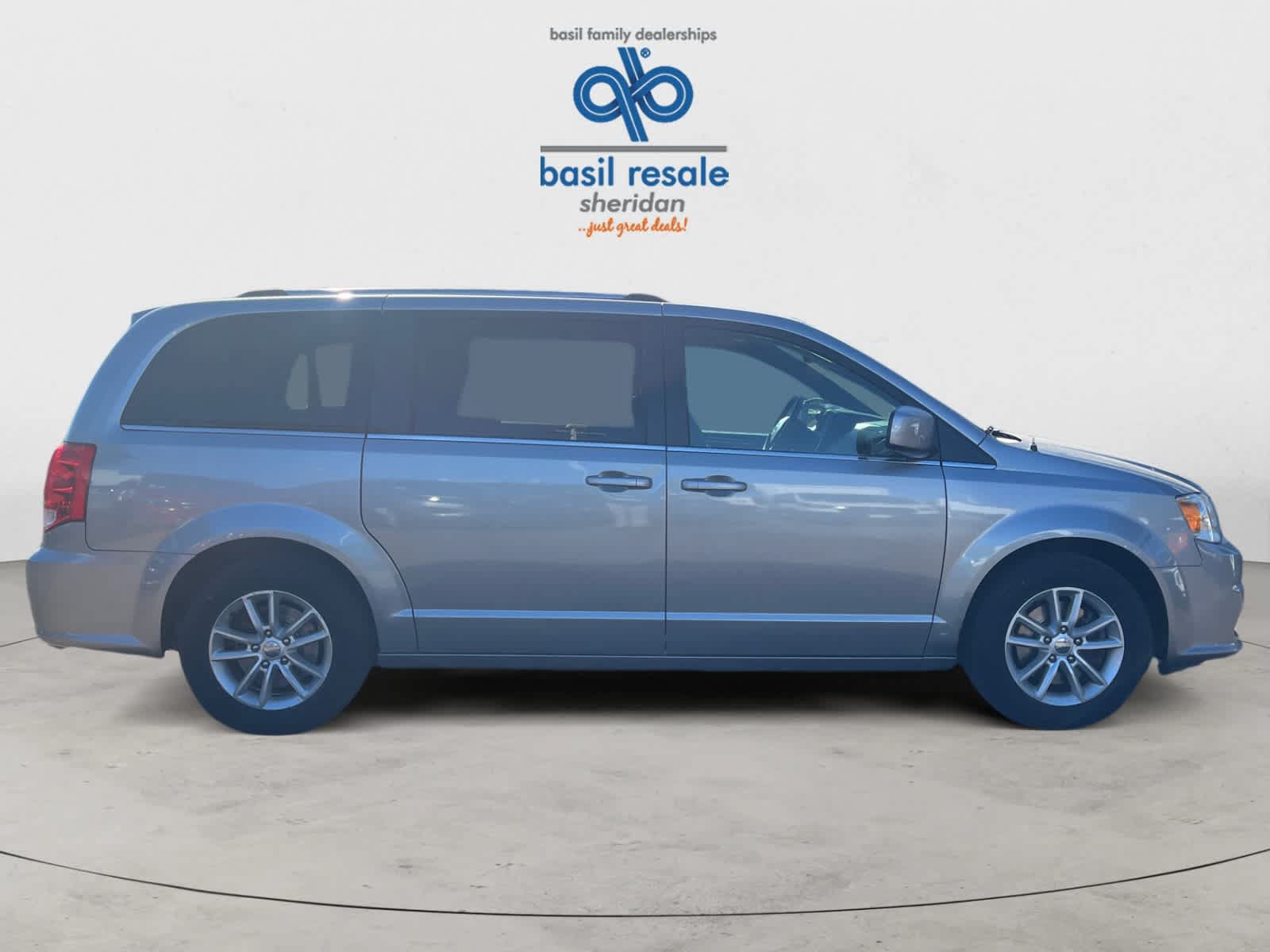 Used 2019 Dodge Grand Caravan SXT FWD image 9