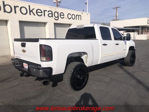 Used 2014 Chevrolet Silverado 2500 LT w/ Interior Plus Package image 8
