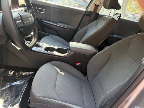 Used 2025 Kia K4 FWD image 35