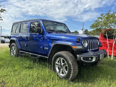 Used 2018 Jeep Wrangler Unlimited Sahara AWD/4WD image 11