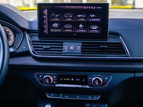 Certified 2024 Audi Q5 e Premium w/ Convenience Package AWD/4WD image 15