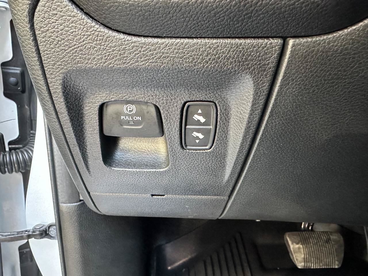 Used 2022 RAM 1500 Laramie w/ Sport Appearance Package AWD/4WD image 32