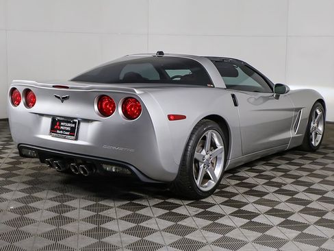 Used 2005 Chevrolet Corvette Coupe w/ Preferred Equipment Group RWD image 19