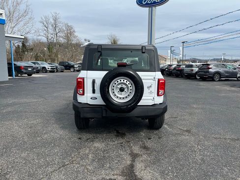 New 2026 Ford Bronco Base image 6