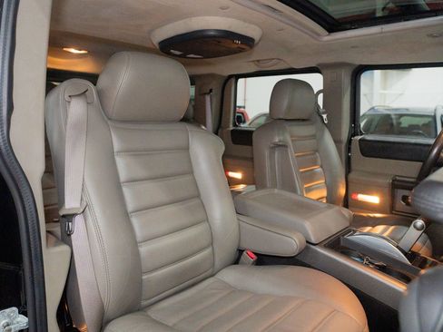 Used 2003 HUMMER H2 w/ Preferred Equipment Group image 45