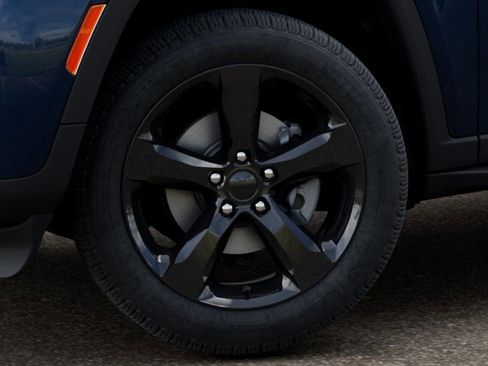 New 2026 Jeep Grand Cherokee Limited w/ Limited Altitude Package AWD/4WD image 8