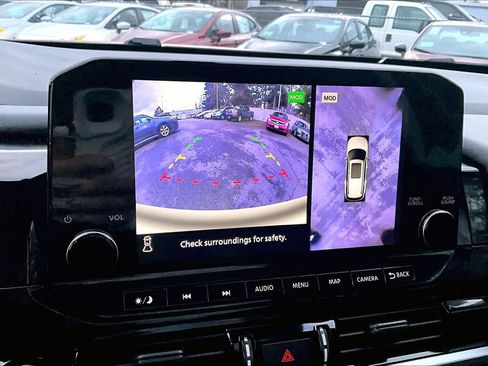 Used 2023 Nissan Pathfinder Platinum image 14