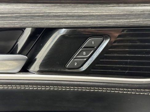 Used 2024 Jeep Wagoneer L Series II w/ Flexible Seating Group AWD/4WD image 18