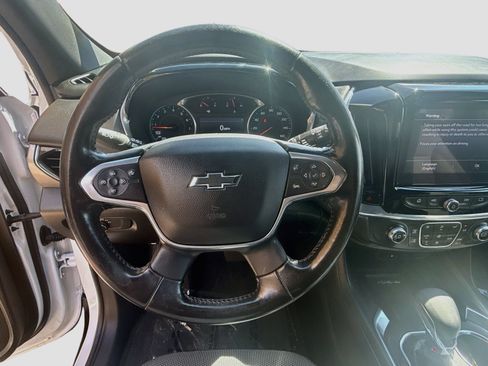 Used 2022 Chevrolet Traverse LT FWD image 8