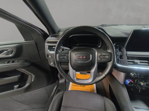 Used 2023 GMC Yukon SLE image 12