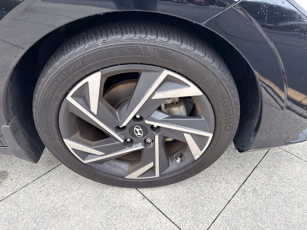 Used 2024 Hyundai Elantra Limited FWD image 22