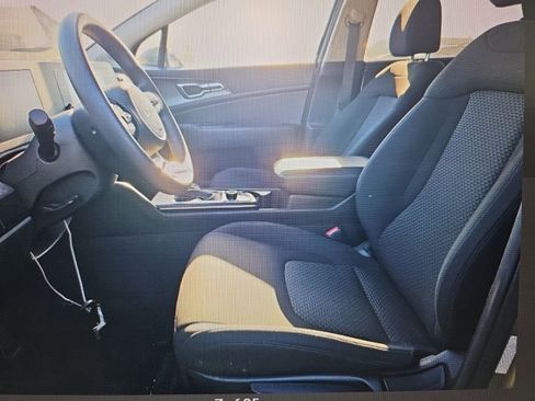 Used 2024 Kia Sportage LX image 5
