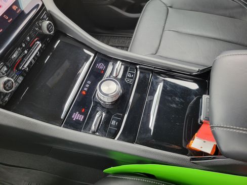 Used 2023 Jeep Grand Cherokee Overland w/ Rear Seat Video Group I AWD/4WD image 16