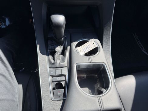 Used 2021 Toyota Avalon XLE FWD image 22
