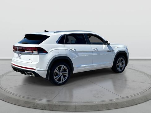 Used 2024 Volkswagen Atlas Cross Sport SEL R-Line AWD/4WD image 8