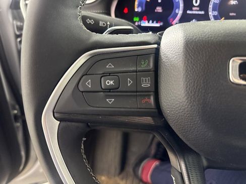 Used 2025 Jeep Grand Cherokee Laredo X w/ Luxury Tech Group I RWD image 33