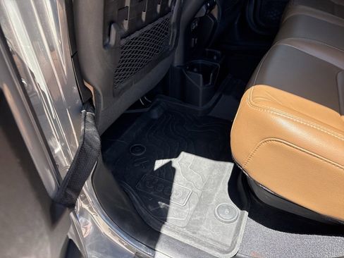 Used 2020 Jeep Gladiator Rubicon w/ Uconnect 4C Nav & Sound Group image 20