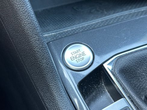 Certified 2024 Volkswagen Tiguan SE R-Line image 22