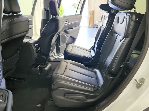 Used 2022 Jeep Grand Cherokee L Limited image 33