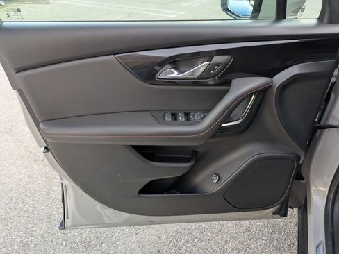 Certified 2021 Chevrolet Blazer RS w/ Driver Confidence II Package image 10