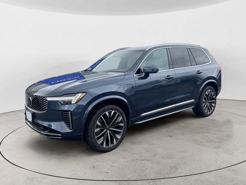 New 2025 Volvo XC90 T8 Core AWD/4WD image 2