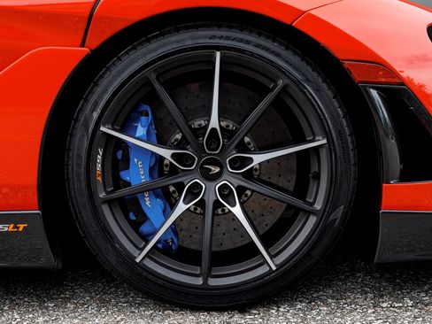 Used 2021 McLaren 765LT RWD image 18