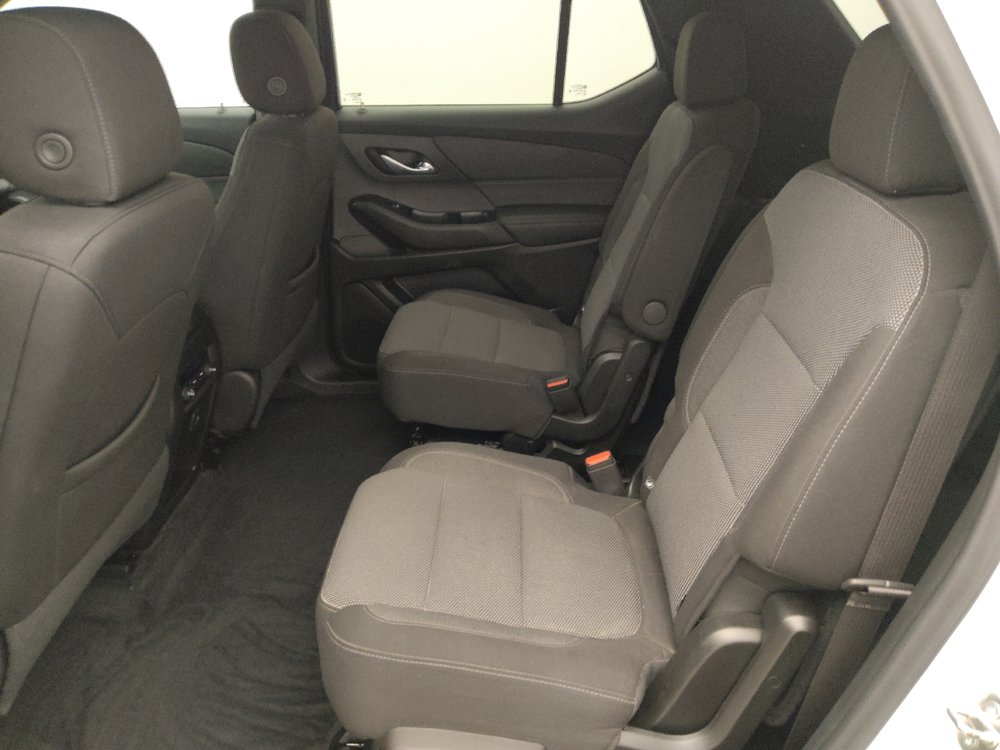Used 2023 Chevrolet Traverse LT FWD image 18