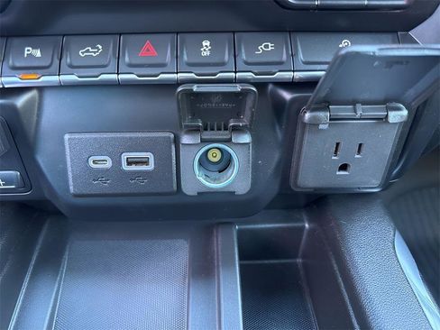 Used 2020 GMC Sierra 2500 AT4 w/ AT4 Premium Package image 28