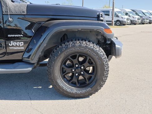 Used 2019 Jeep Wrangler Unlimited Sahara image 13