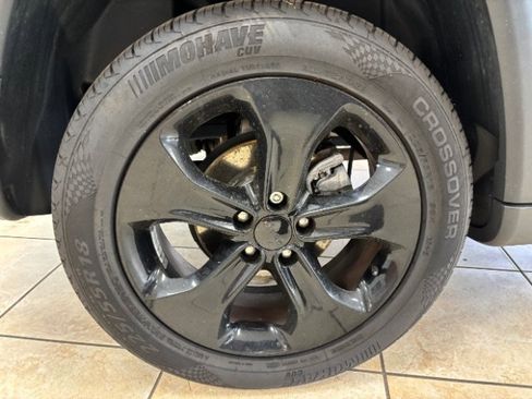 Used 2020 Jeep Compass Latitude AWD/4WD image 18