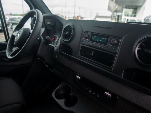 Used 2025 Mercedes-Benz Sprinter 2500 image 29