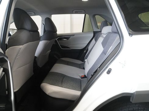 Used 2025 Toyota RAV4 XLE AWD/4WD image 13