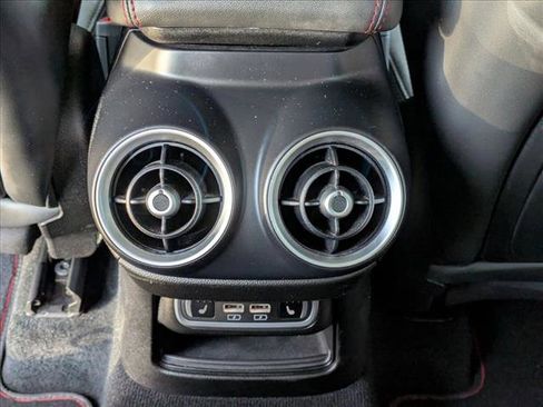 Used 2020 Alfa Romeo Stelvio Quadrifoglio image 17