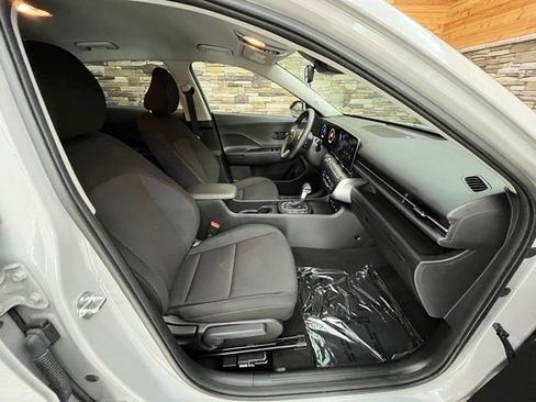 Used 2024 Hyundai Kona SEL AWD/4WD image 42