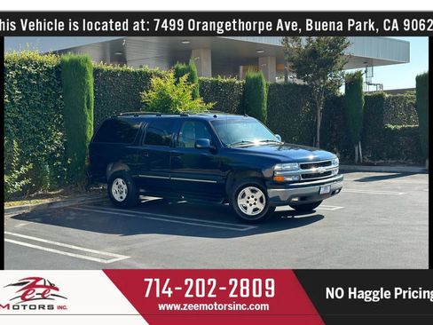 Used 2004 Chevrolet Suburban LT w/ Preferred Equipment Group image 2